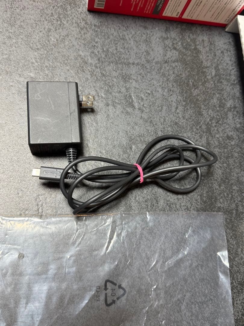 【中古 美品】Nintendo Switch 本体 ＋おまけ ドラクエ モンハン