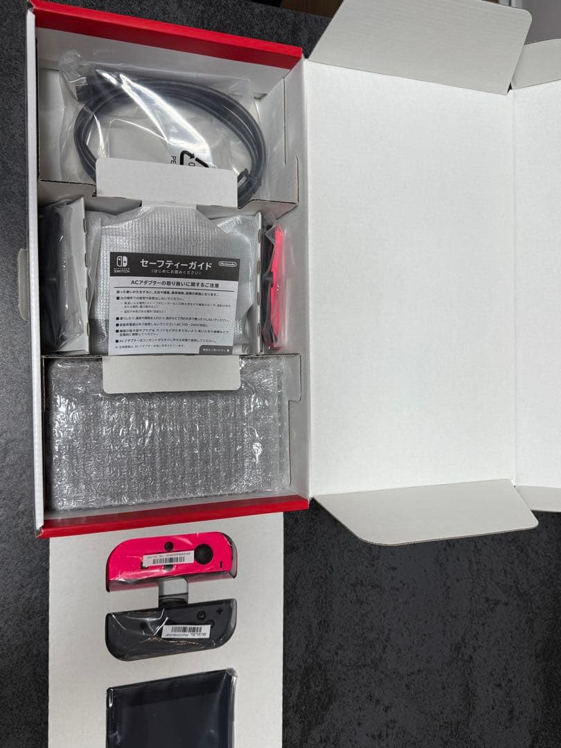 【中古 美品】Nintendo Switch 本体 ＋おまけ ドラクエ モンハン