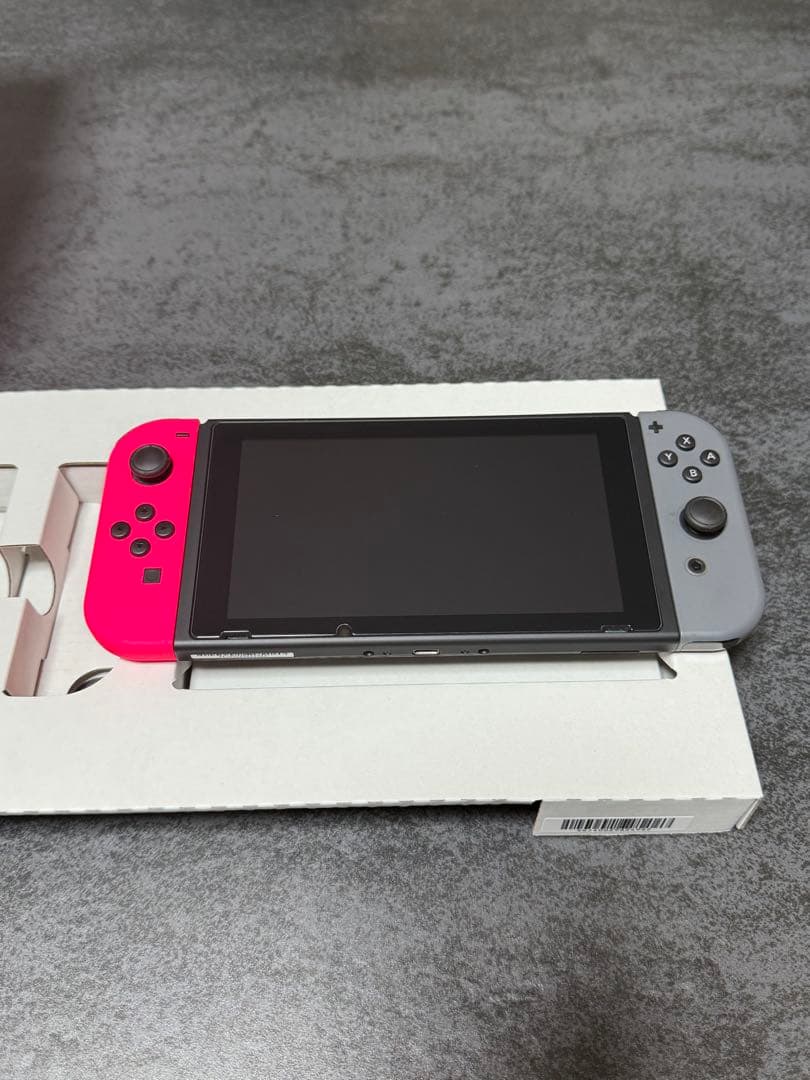 【中古 美品】Nintendo Switch 本体 ＋おまけ ドラクエ モンハン