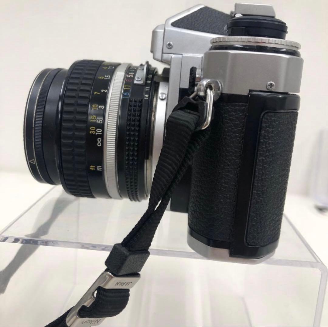 R Nikon 一眼レフカメラ シルバー ブラック　ジャンク