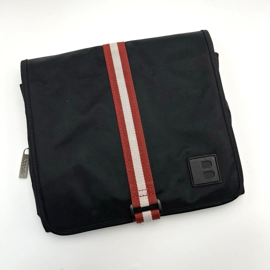 ☆《美品》BALLY バリー　三つ折りトラベルケース　ガーメントポーチ　ナイロン