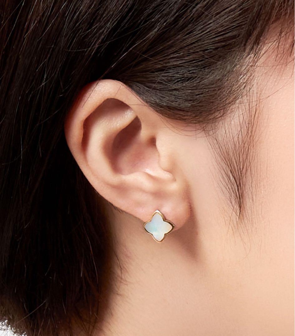 バンドーム青山K18イエローゴールド フラワーモチーフピアス