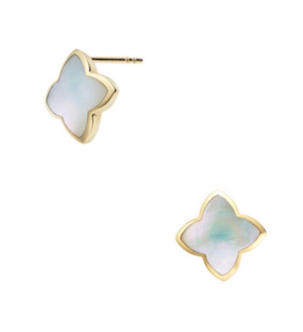 バンドーム青山K18イエローゴールド フラワーモチーフピアス