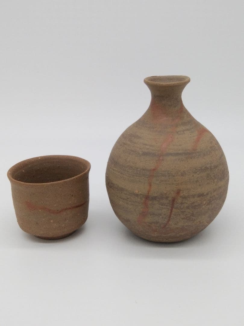 30・31ー3【金重 有邦】伊部 徳利 と 伊部 ぐい呑か