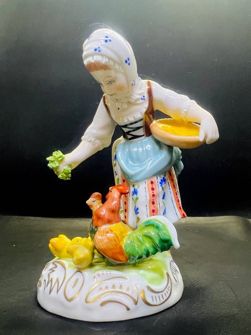 農婦 鶏 陶器 フィギュリン