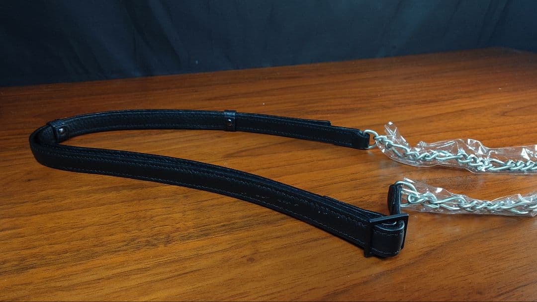 未使用objcts.io　チェーンストラップ付iPhoneアクセサリー　土屋鞄