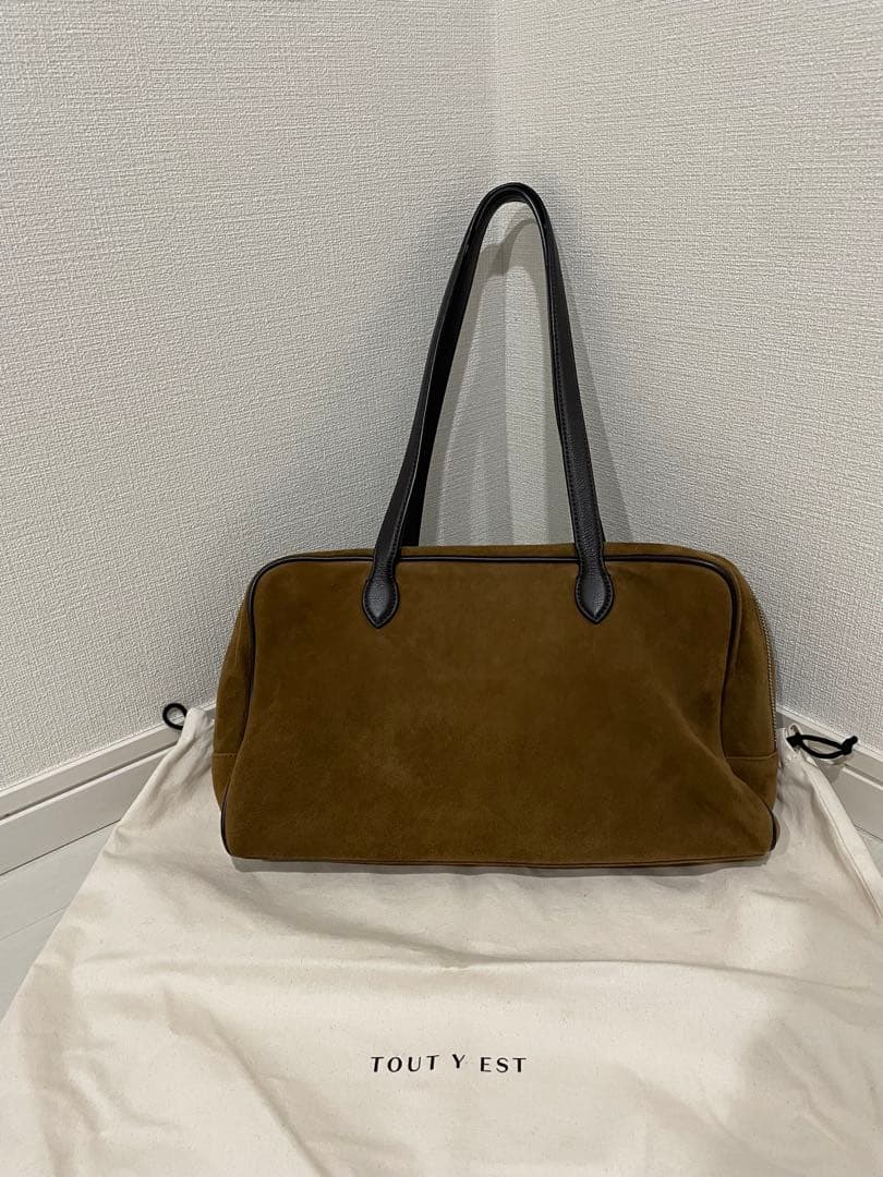 TOUT Y ESTトゥティエ ブラウン スエード SAC LOQUET