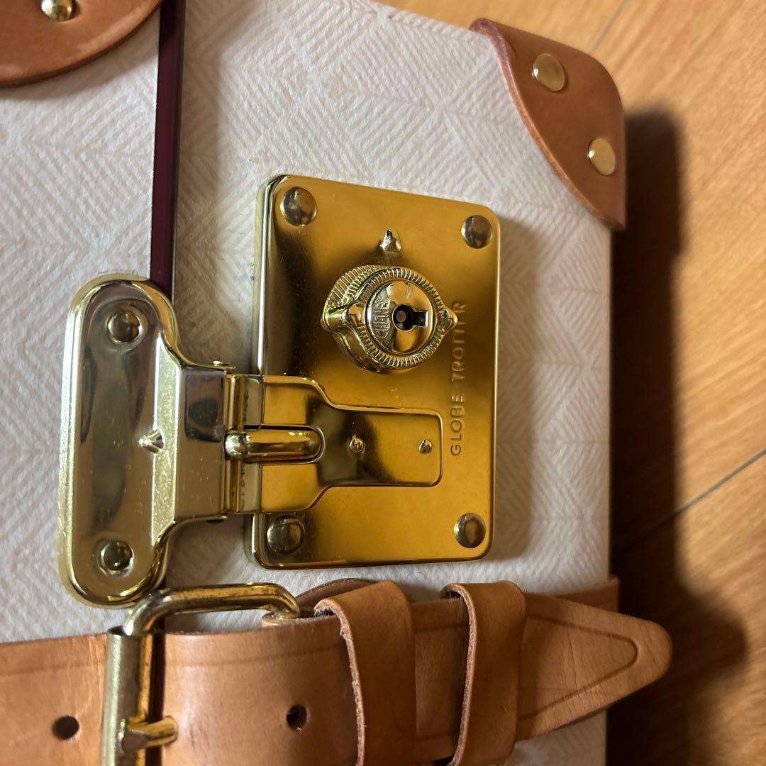 センゴク　希少価値　GLOBE-TROTTER サファリ友禅キャリーケース