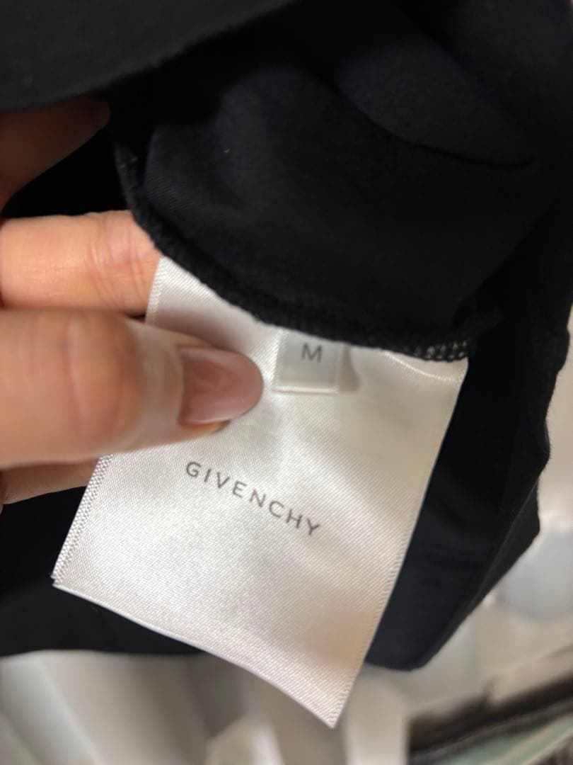 【2枚セット】GivenchyロゴTシャツ(内1枚未使用)