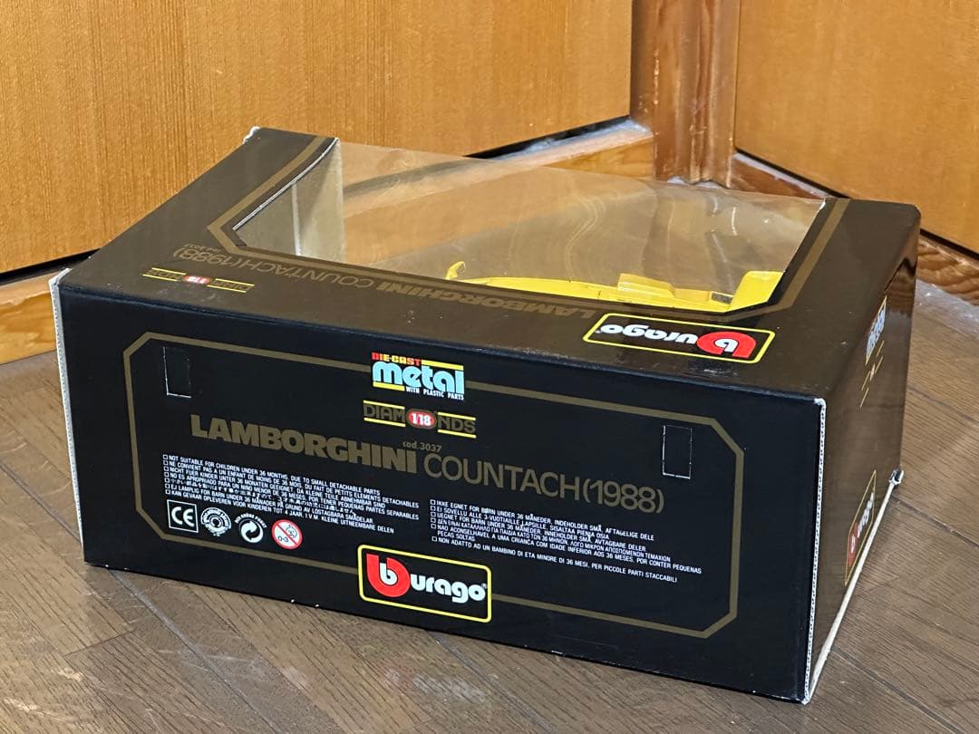 ランボルギーニ カウンタック ブラーゴ　未開封1/18