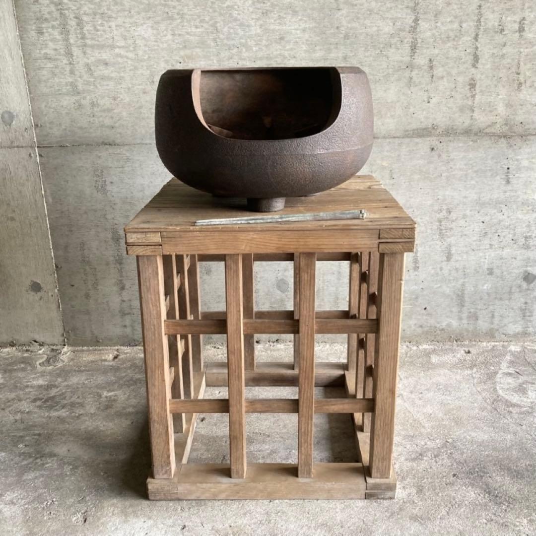 古い風炉 釜 火鉢 囲炉裏 五徳 鉄製 茶釜 灰付 茶道具 和風 古道具 レトロ