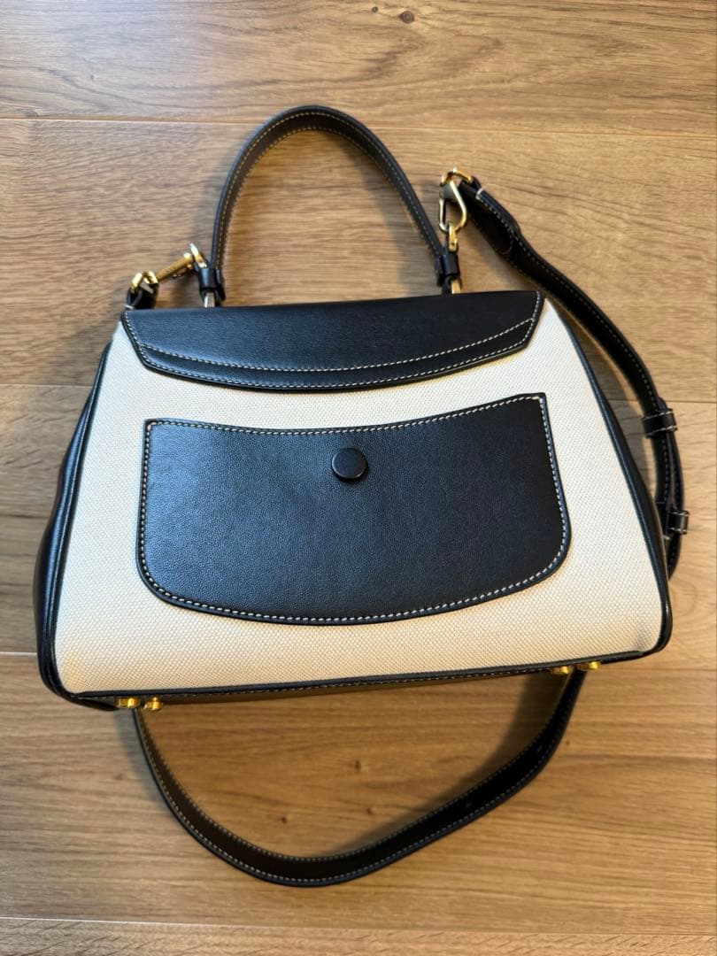 TOD'S ブラック ホワイト ハンドバッグ