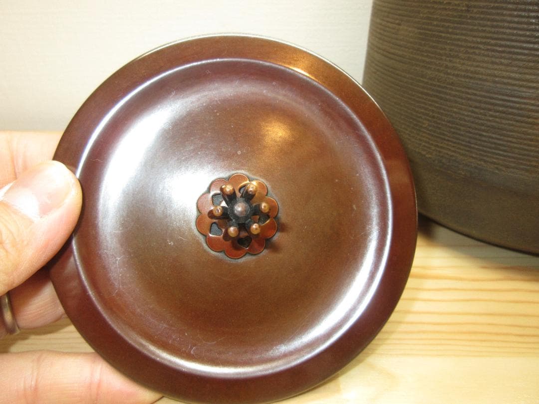 送料込【逢絢亭】茶道具 釜 風炉釜 筒釜 糸目模様 釜師 和田美之助 共箱入り