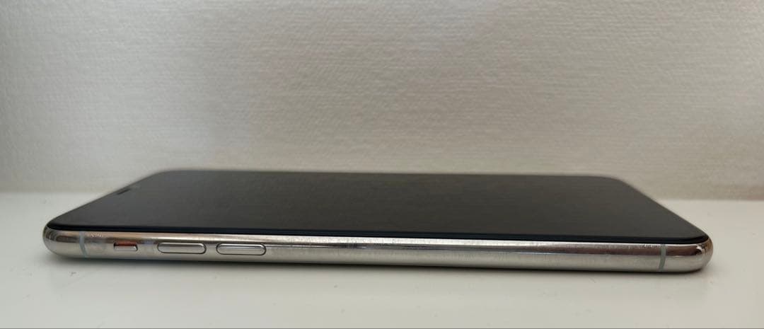 Apple iPhone 11 Pro Maxシルバー 本体