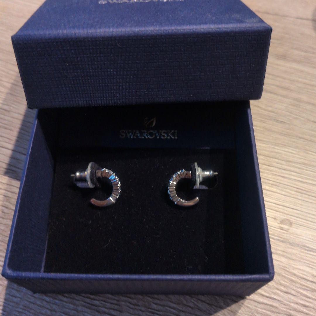 Swarovski ピアス
