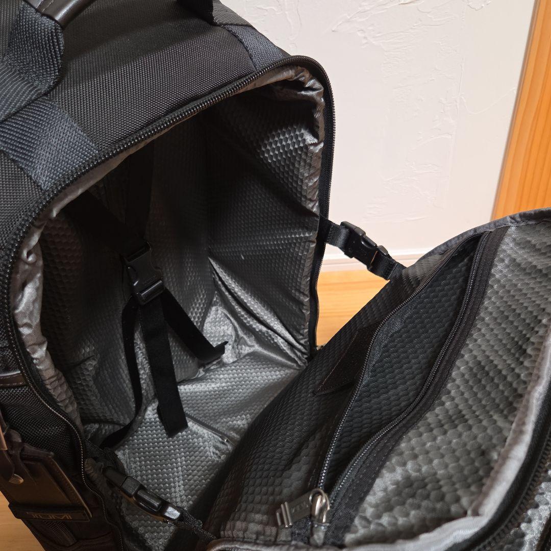 ブラックキャリーリュック