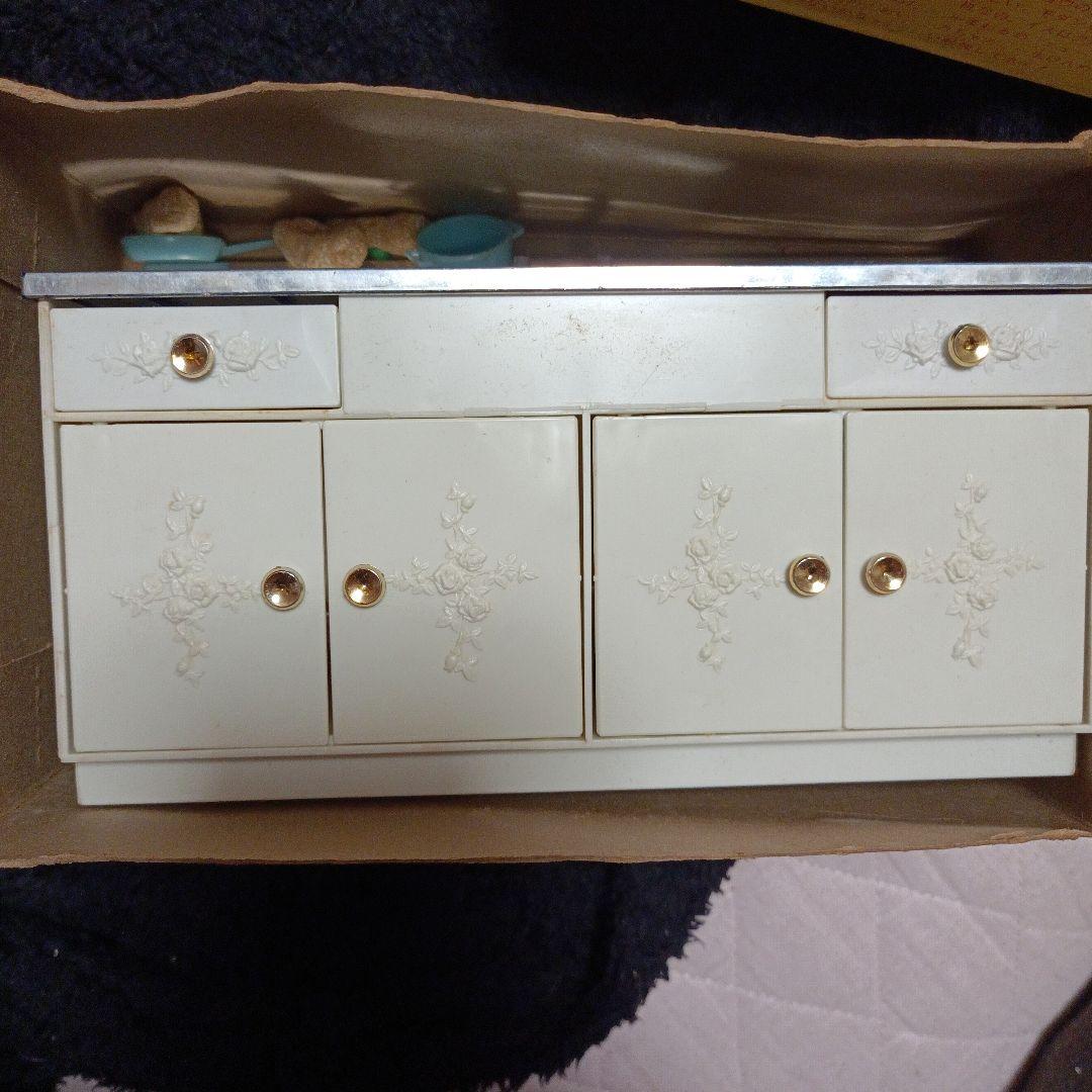 リカちゃんキッチン　白い白い家具