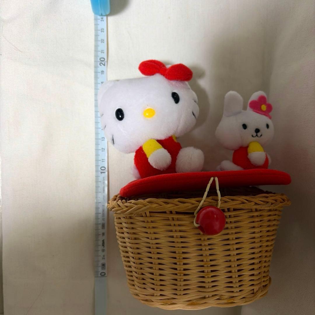 【希少！！】HELLOKITTY 藤のカゴ ボックス うさぎちゃん付き