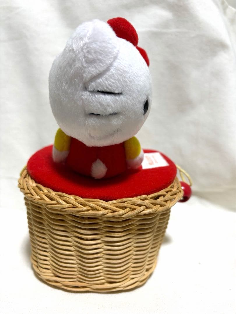 【希少！！】HELLOKITTY 藤のカゴ ボックス うさぎちゃん付き