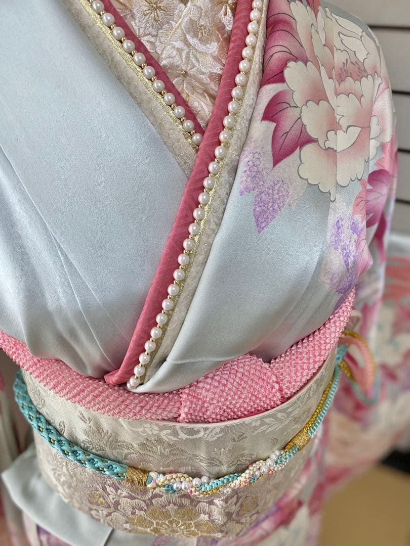 振袖フルセット！　流行りのニュアンスカラーに大きな花柄　くすみ水色地です♪