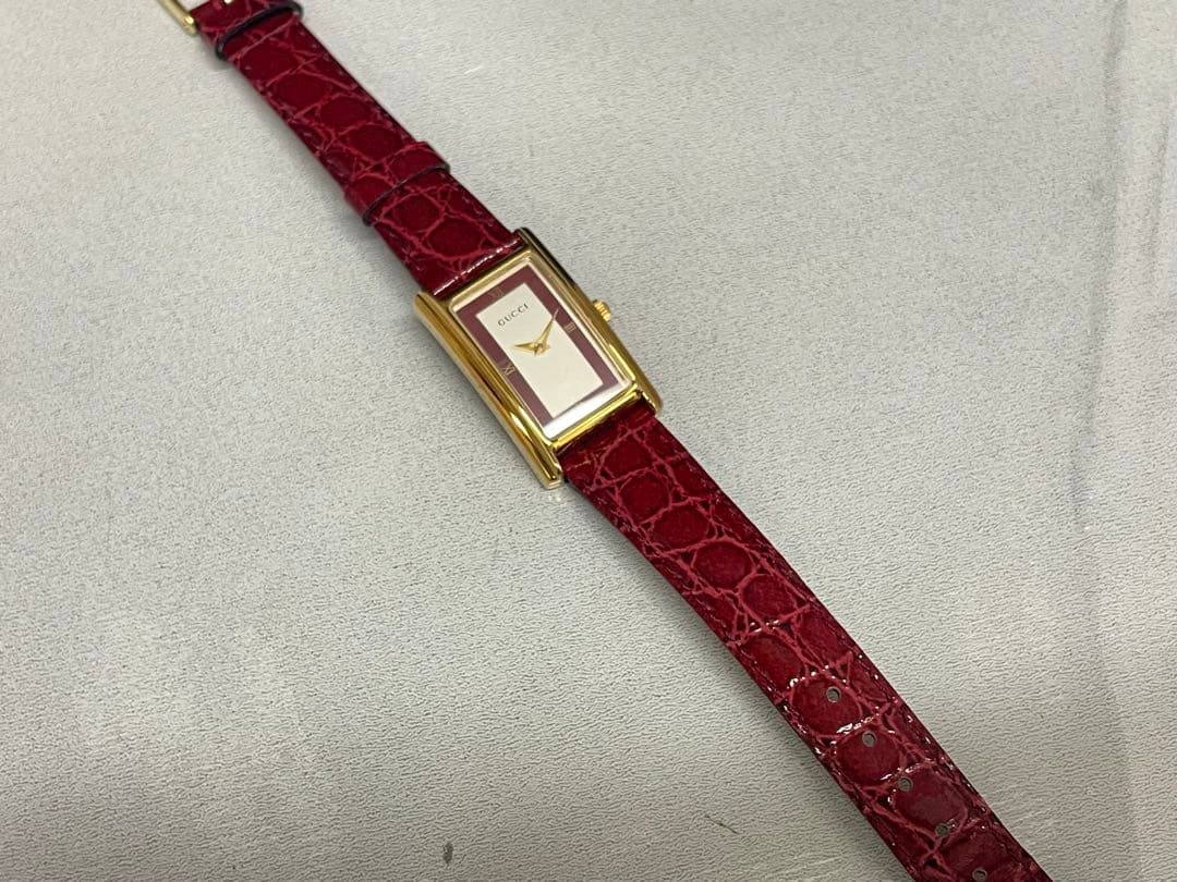 GUCCI グッチ　腕時計　時計　レザー　2600L