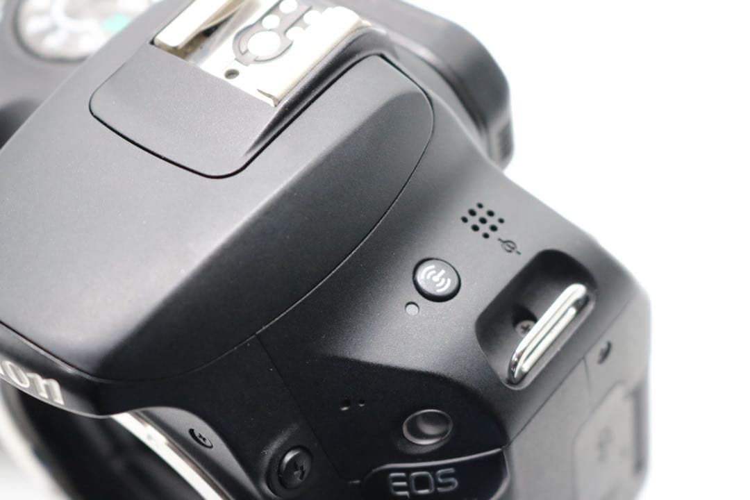 美品ですが少し訳アリ 【Canon EOS Kiss X9 ダブルレンズセット】