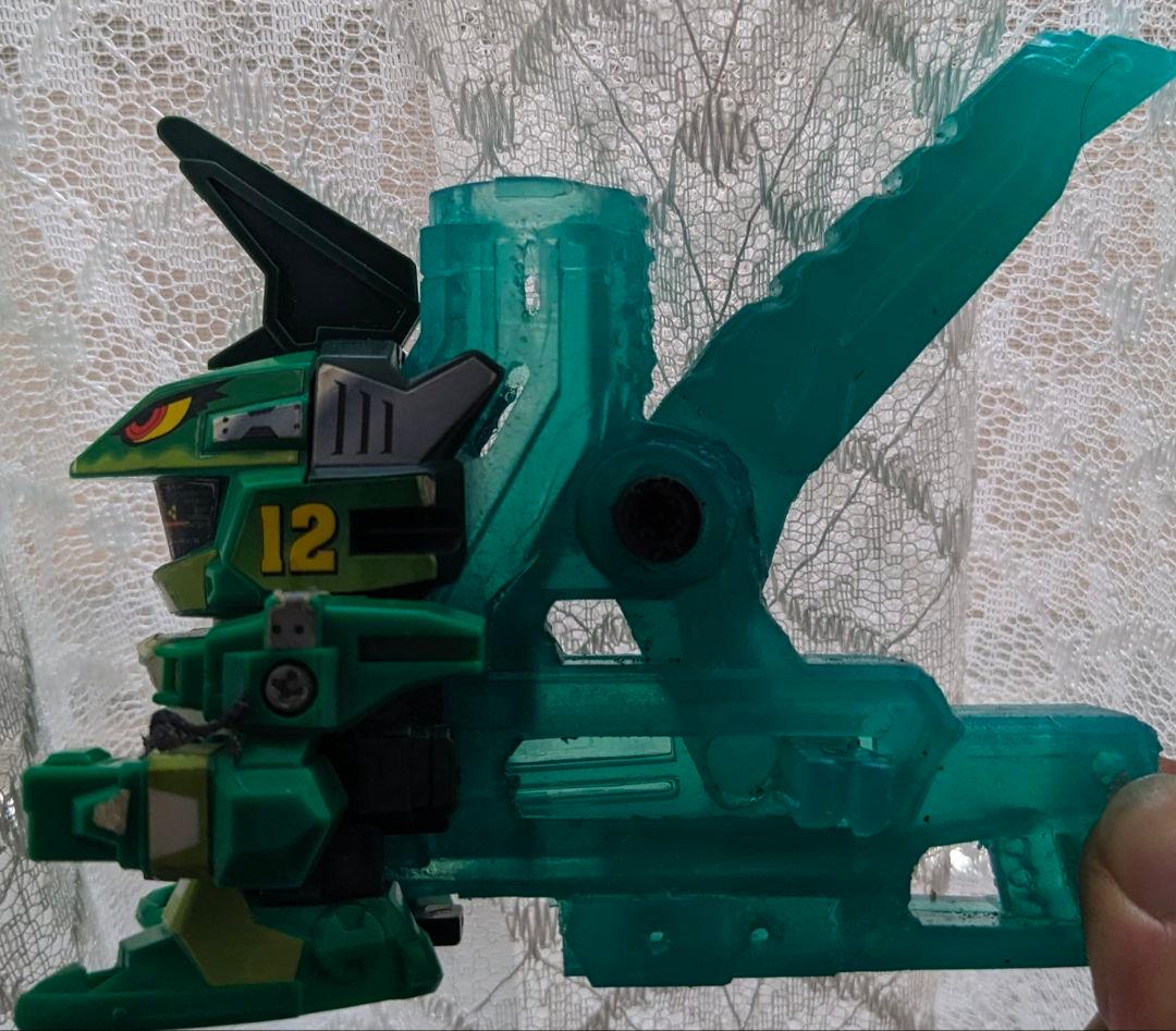 特撮フィギュア 緑色 ロボット風 12番 オクに出品 ビーダマン