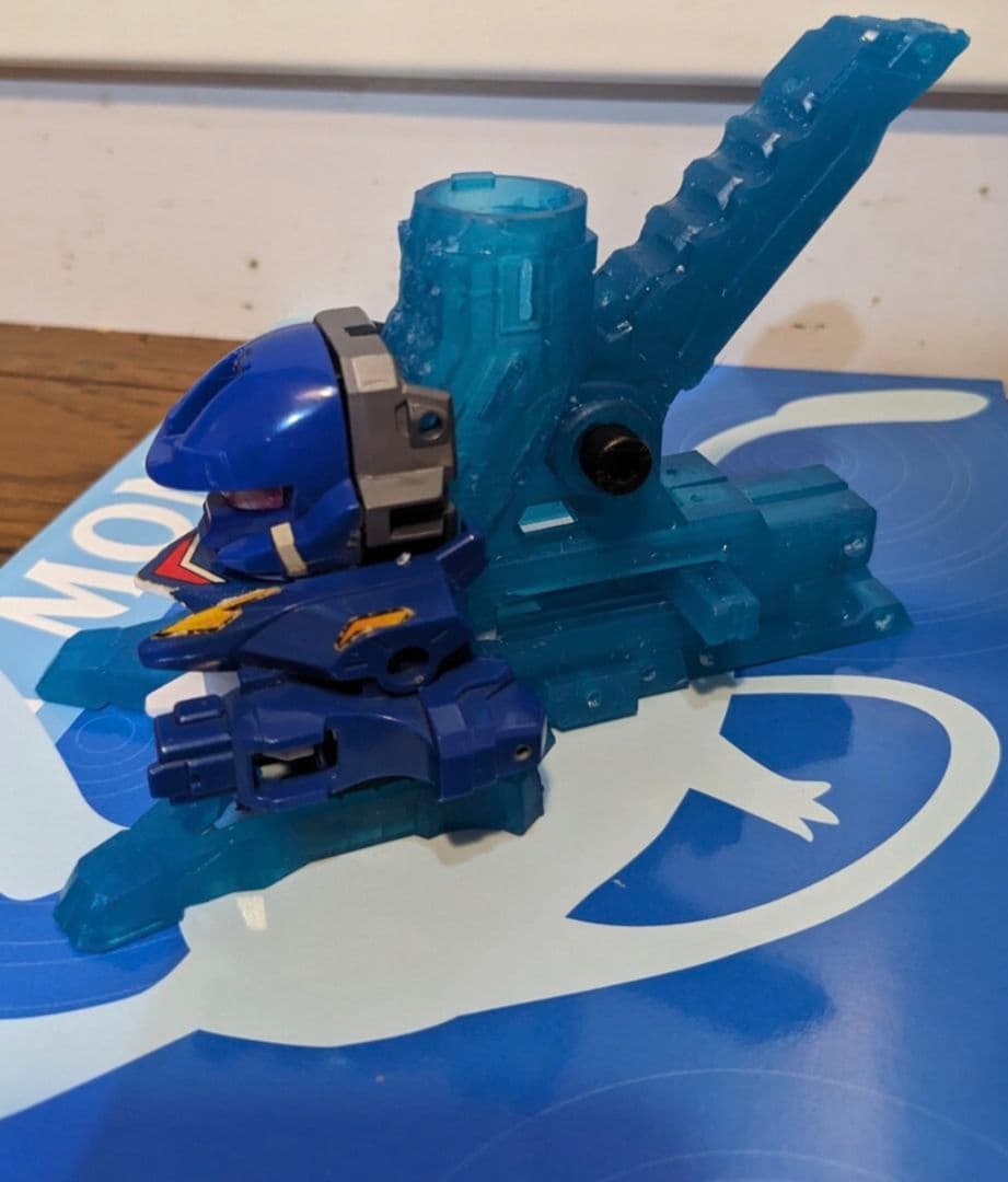 特撮フィギュア 緑色 ロボット風 12番 オクに出品 ビーダマン