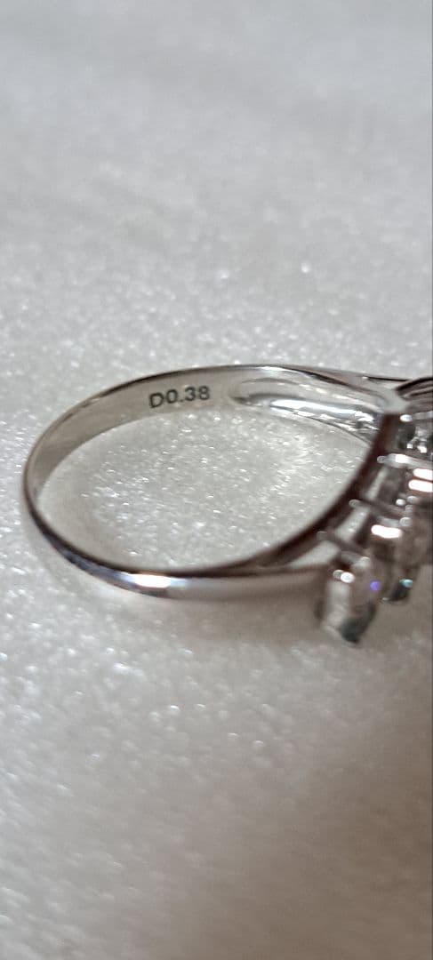 アレキサンドライトダイヤモンドリング12号計0.75カラット