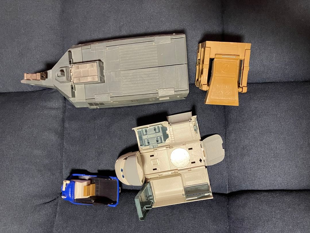 カーズ2 超レア物　トニートライフル　戦闘艦アメリカ海軍　3点セット　マテル社