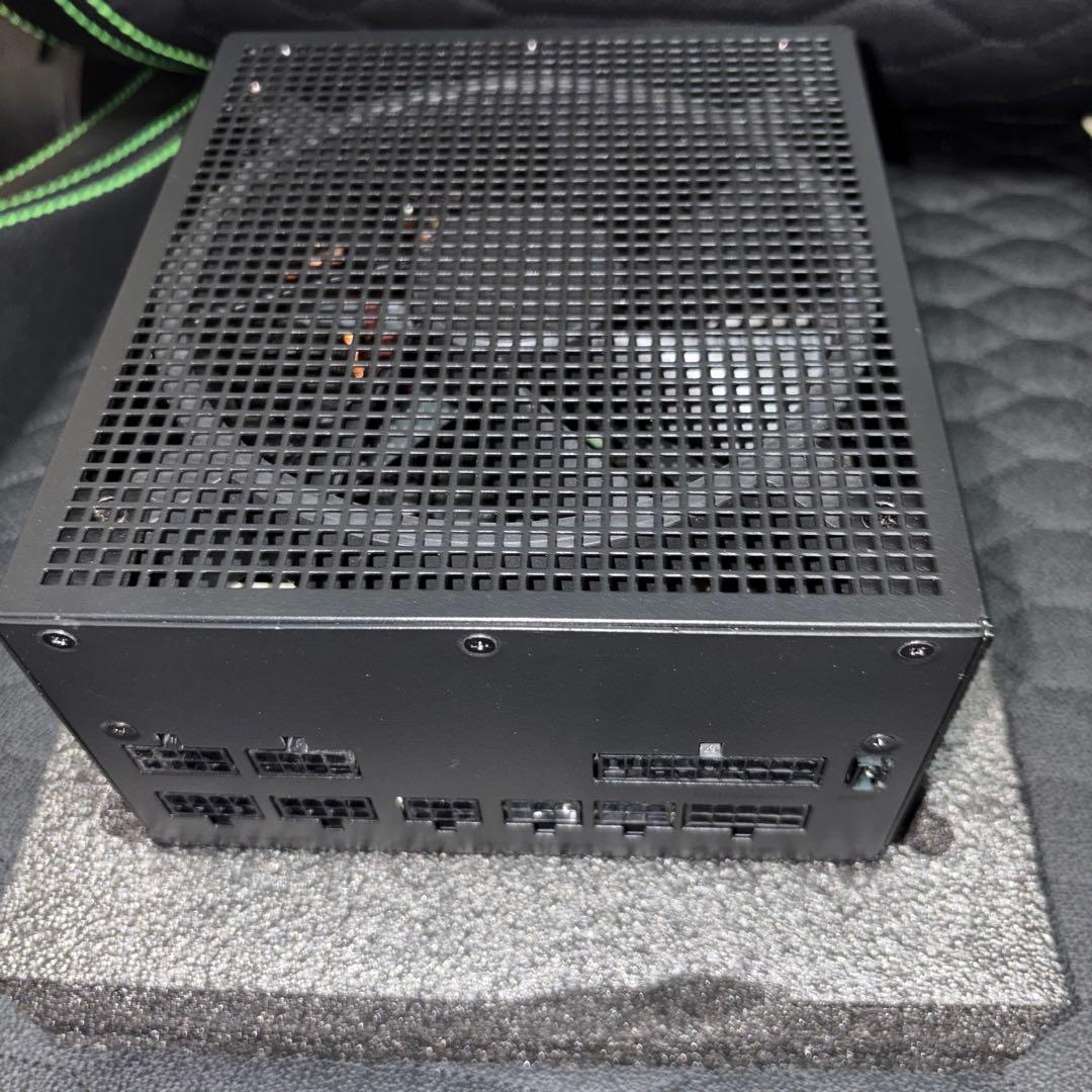 RAZER KATANA CHROMA 850W 電源ユニット 特典付き 未使用