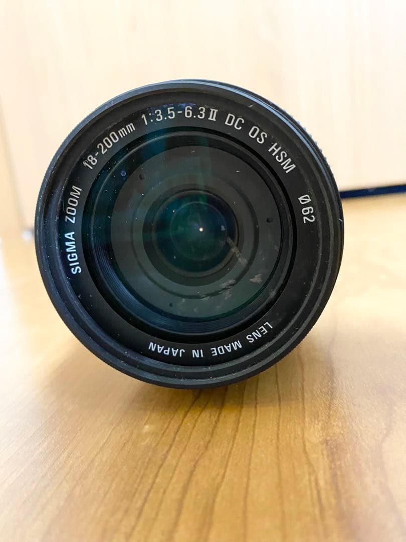 一眼レフレンズ: SIGMA DC18-200mm1:3:5-6.3II HSM