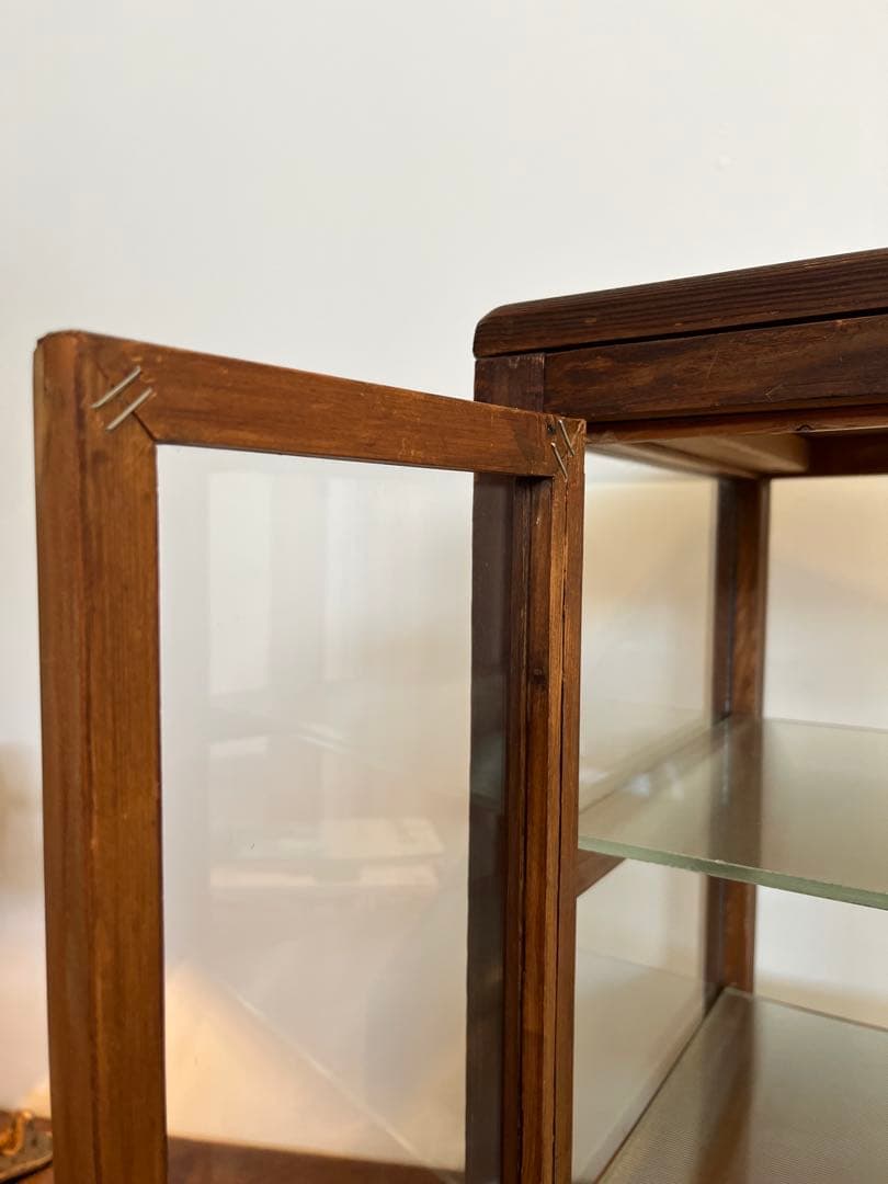 ガラスケース 3段 匂い有り ビンテージ アンティーク 昭和レトロ ショーケース