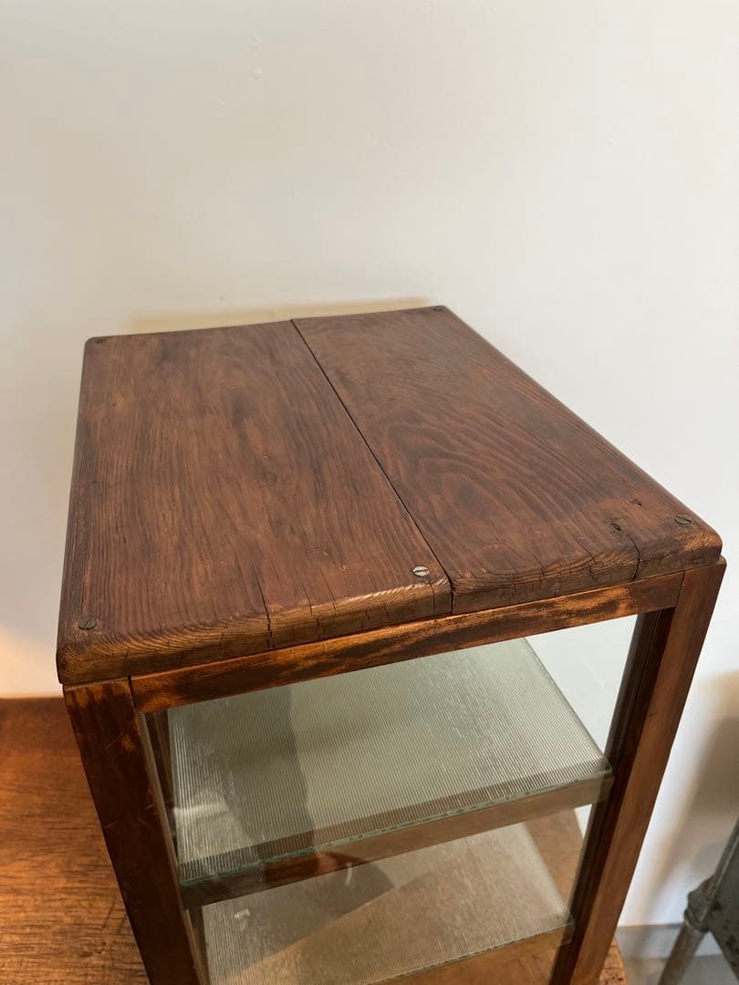 ガラスケース 3段 匂い有り ビンテージ アンティーク 昭和レトロ ショーケース