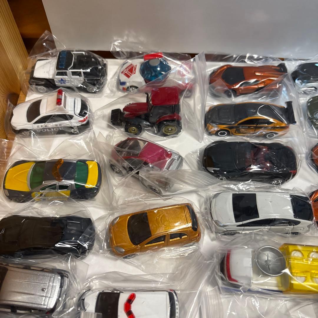2335.トミカ70台まとめ売り