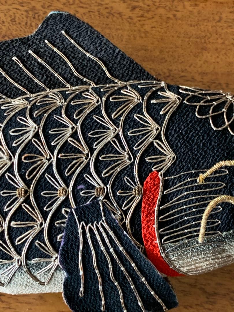 美術工芸品 明治中期 刺繍紋章店作の室内飾り用の鯉のぼり部材一式貴重品