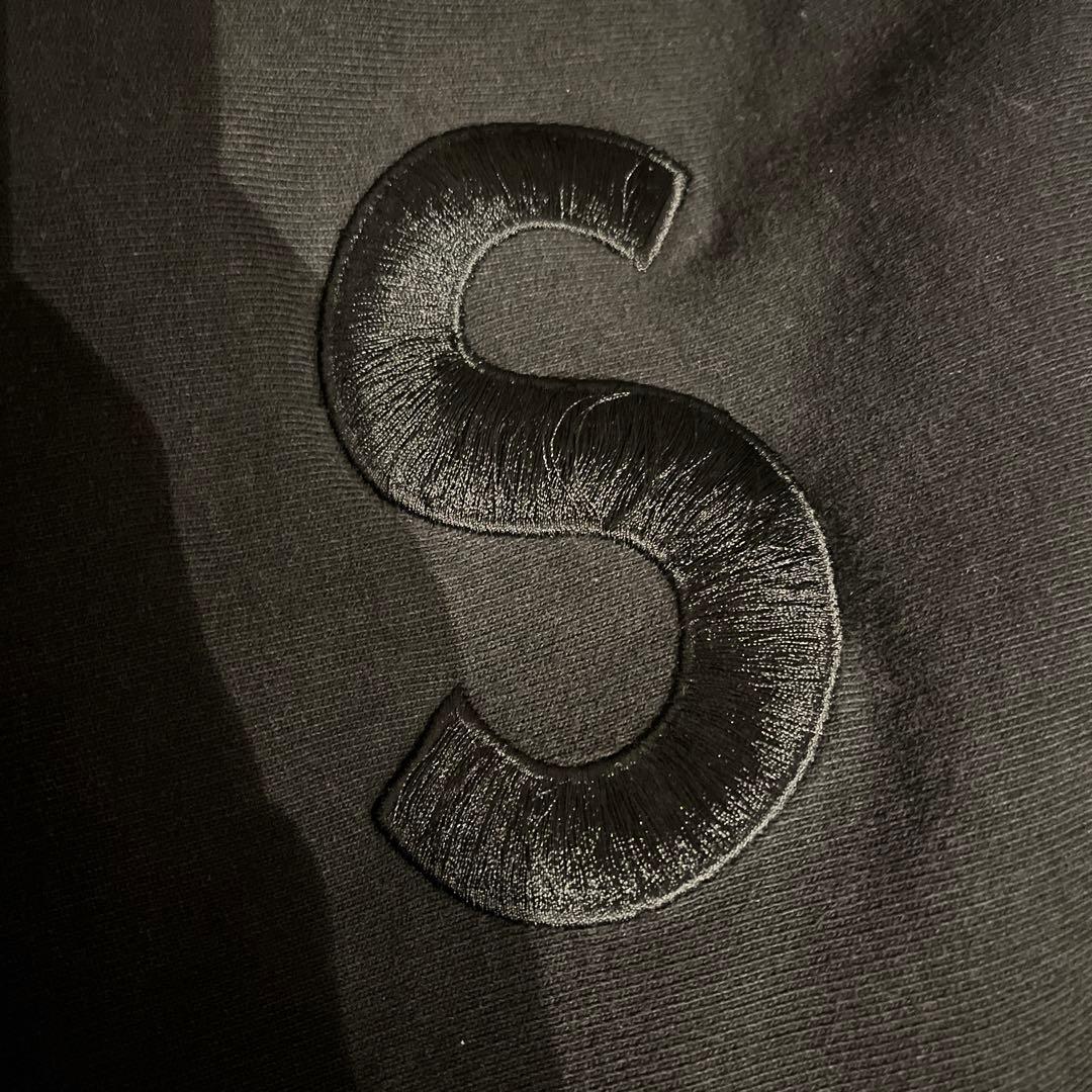 SUPREME ブラック パーカー フード付き