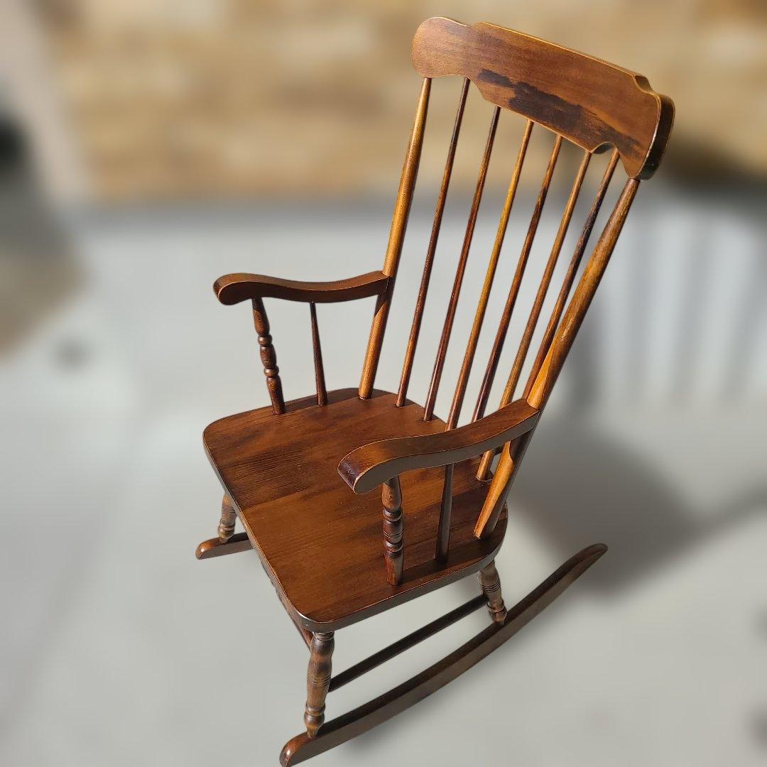 ✨希少✨木製ロッキングチェア クラシックデザイン 肘掛け付き