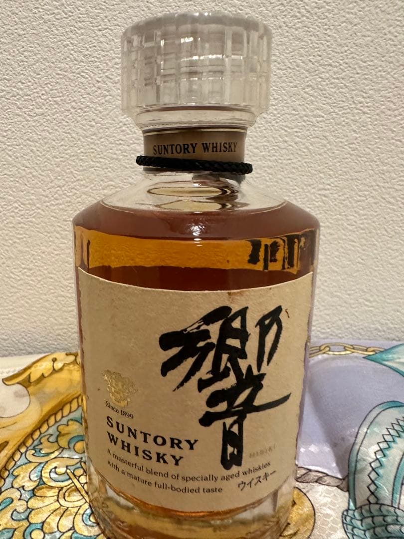 年末年始にいかがでしょう　響ウィスキー旧ラベル　裏ゴールド　未開封