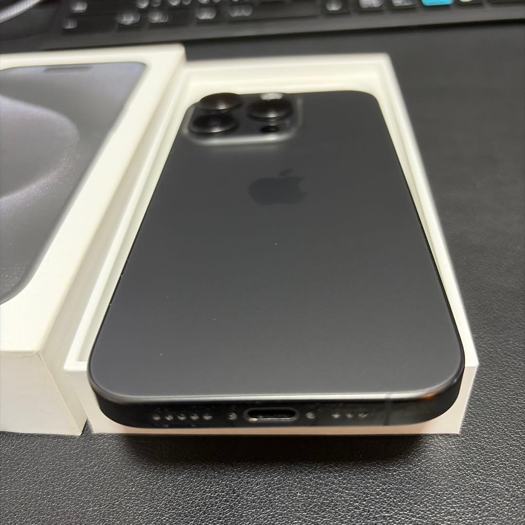 iPhone 15 Pro 256GB ブラックチタニウムSIMフリー版