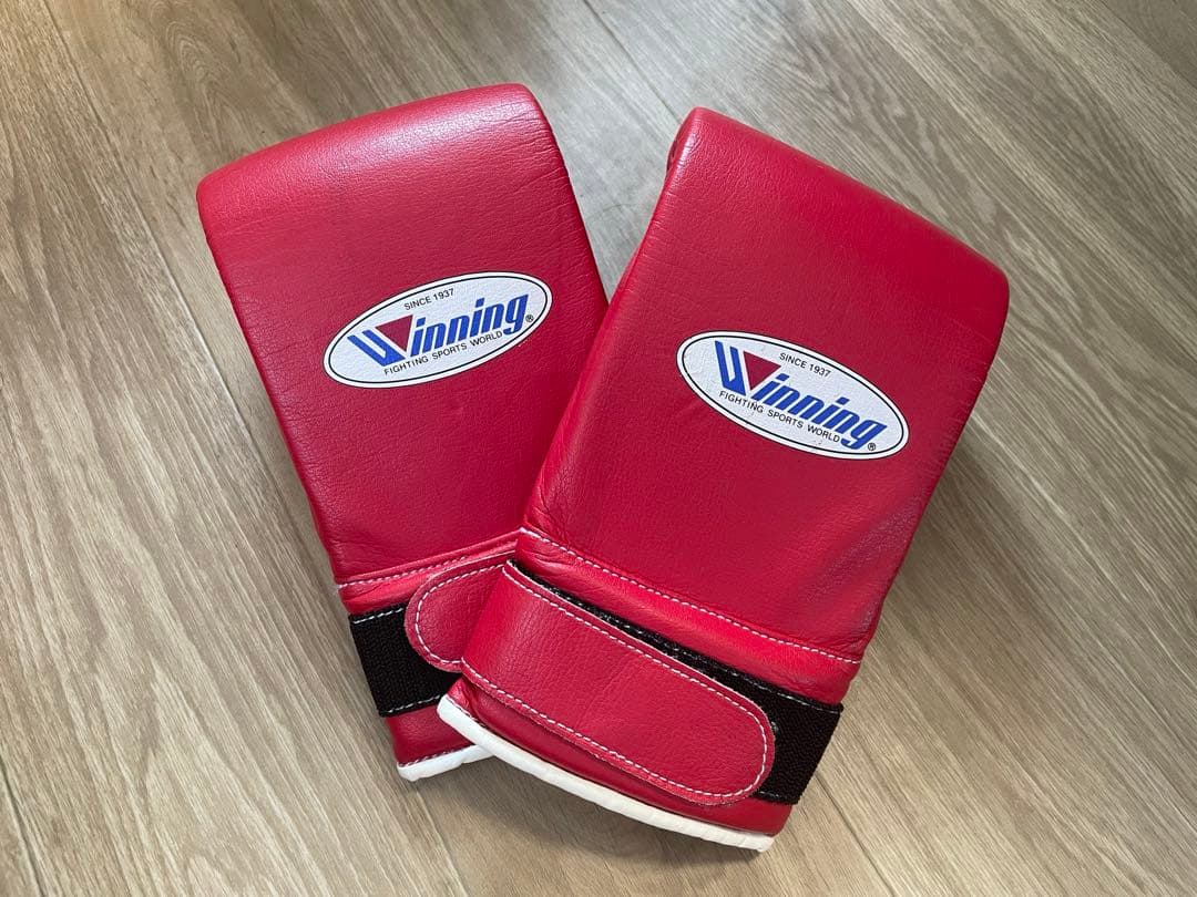 未使用　美品　ウイニング パンチンググローブ　ボクシング　赤　井上尚弥