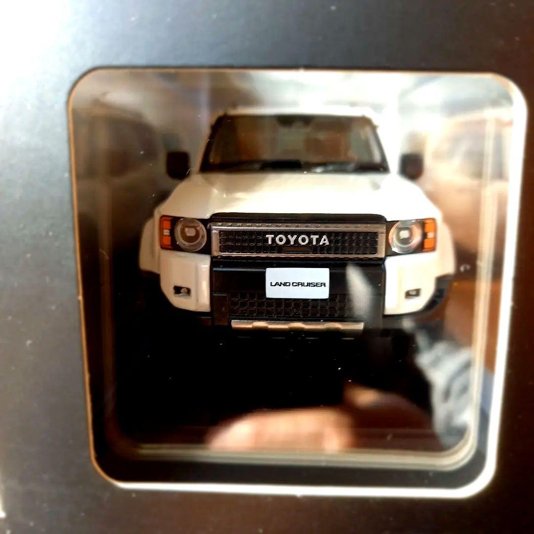 ランクル250 1/30クリアケース入ミニカー9台セット