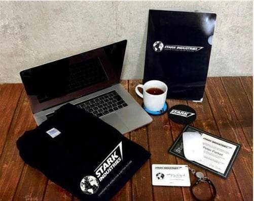 スターク・インダストリーズ　ＴシャツサイズＬ セット（非売品ノベルティ付）