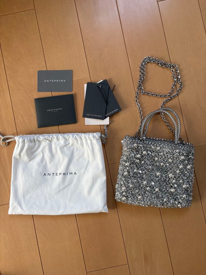 アンテプリマ ペルラグリッター スクエア シルバー