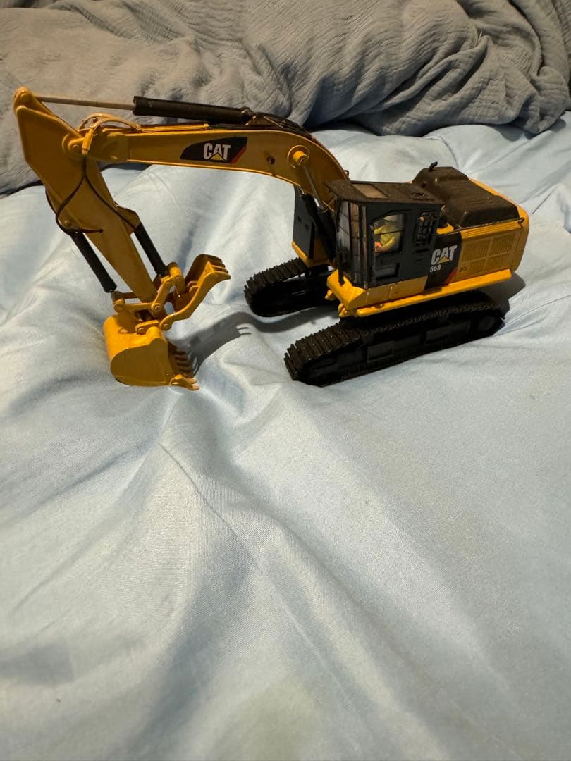 ミニカー CAT 568 1/50