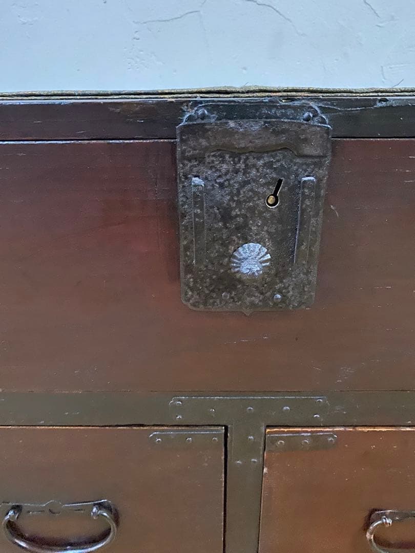 骨董箪笥　刀箪笥　アンティークチェスト　鉄足付き