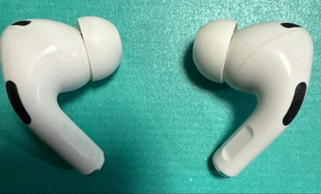 AirPods Pro 2本体 & ケース付き(カラビナcoach)