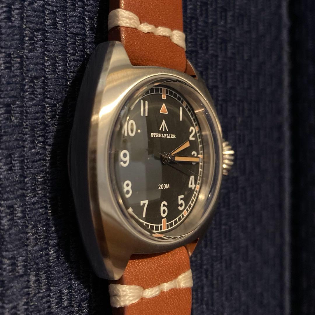 [新品] イギリス軍  Army W10 クォーツ式レプリカ 皮ベルト