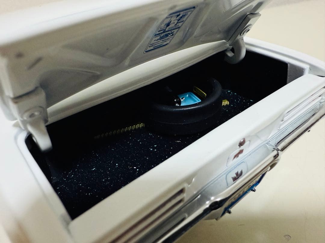 '67 Pontiacポンティアック FireBirdファイヤーバード 1/18