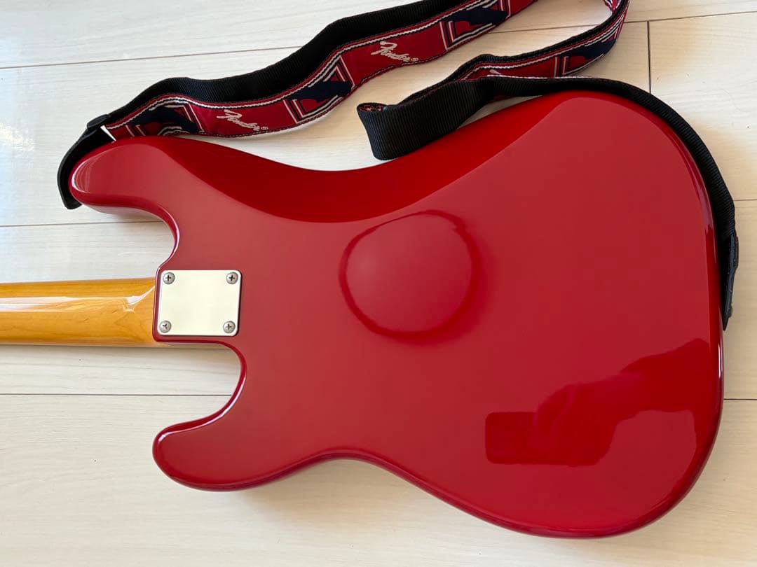 Fender P-Bass レッド